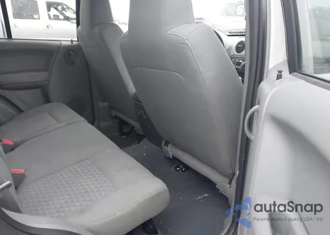 2007 Jeep Liberty Sport z USA, uszkodzony, nr VIN 1J4GK48K87W705748